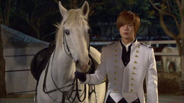 Los chicos son mejores que las flores S01E22