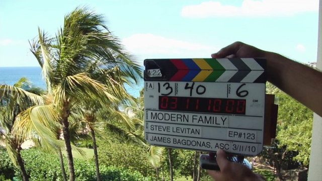 Una Familia Moderna S00E10
