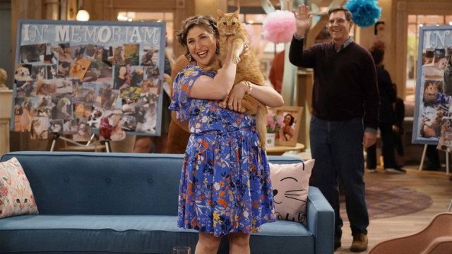 Call Me Kat S01E13