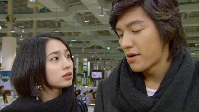 Los chicos son mejores que las flores S01E19