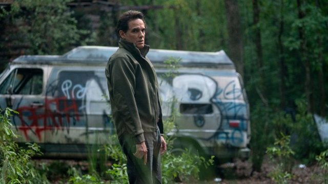 El visitante S01E10
