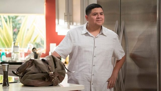 Una Familia Moderna S09E10