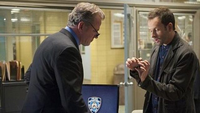 Elementary S01E08
