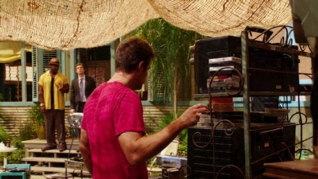 The Finder S01E02