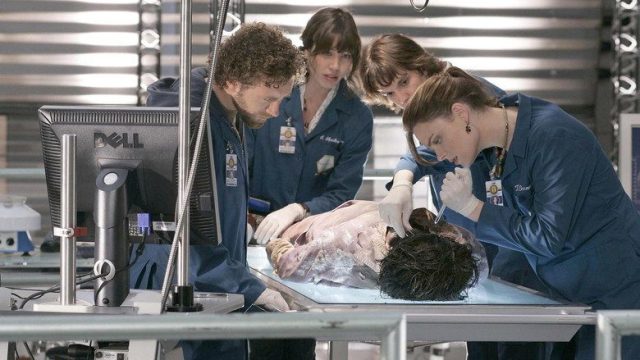 Bones S01E03