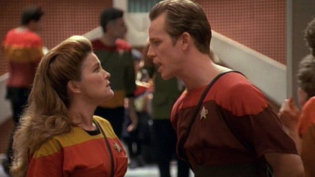 Star Trek: Voyager S01E03