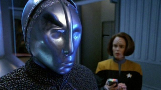 Star Trek: Voyager S02E13