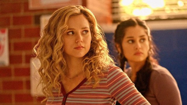 DC's Stargirl S02E01