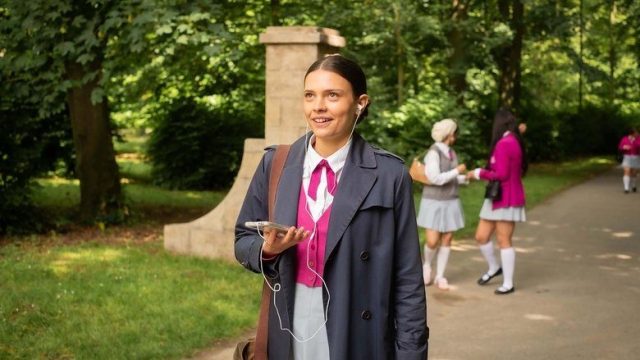 Maxton Hall: Un mundo entre nosotros S02E01