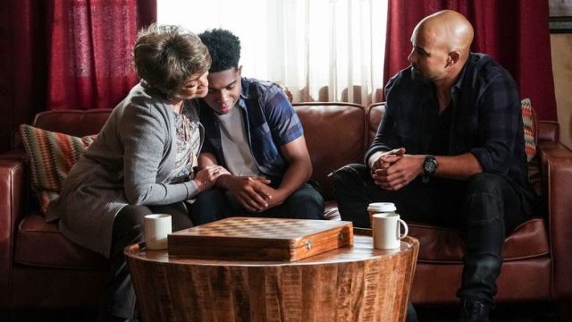 S.W.A.T. S02E19