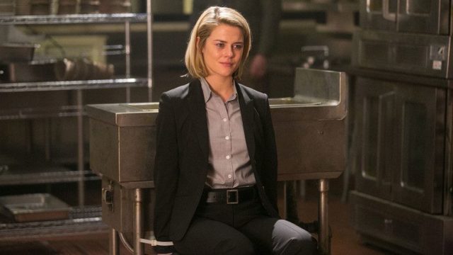 Crisis S01E08