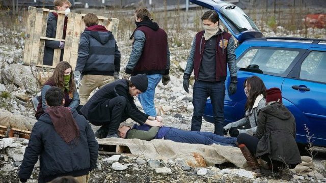 Between S01E02