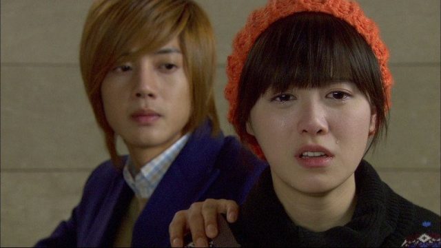 Los chicos son mejores que las flores S01E13