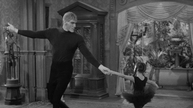 Los locos Addams S01E13