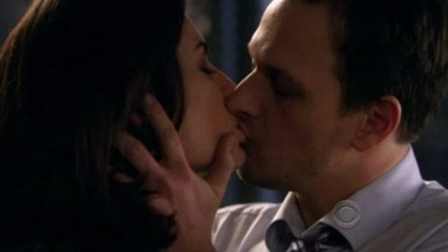 La esposa ejemplar S00E01