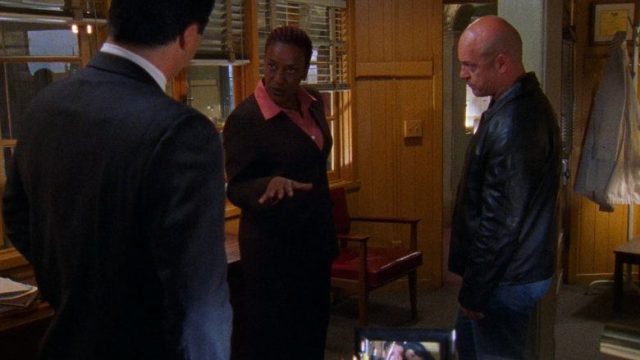 El Escudo S02E02
