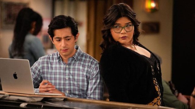 Happy's Place S02E16