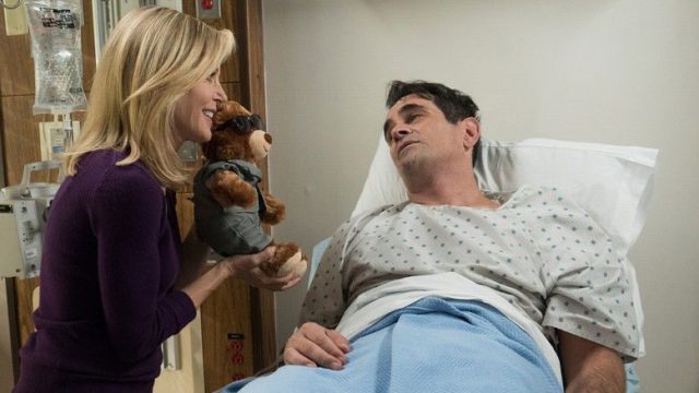 Una Familia Moderna S09E12