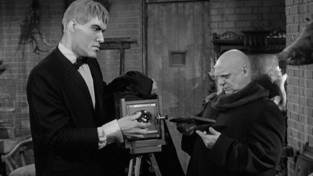 Los locos Addams S01E33