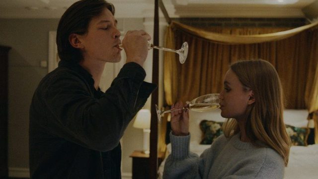 Threesome S01E07