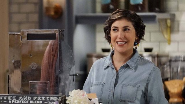 Call Me Kat S02E03