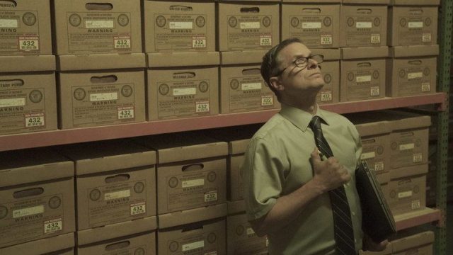 Homecoming S01E03