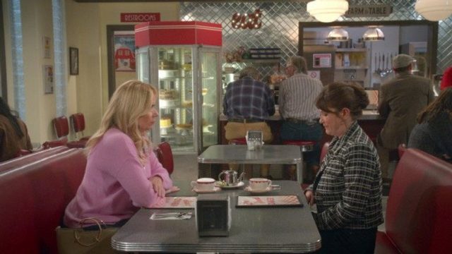 Leanne S01E07