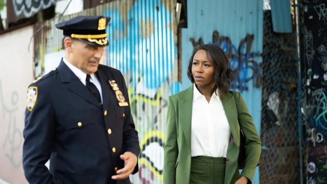 East New York: Una Nueva Ley S01E02