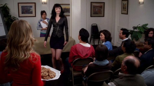 Apartamento 23 (Don't Trust the B---- in Apartment 23) S02E09