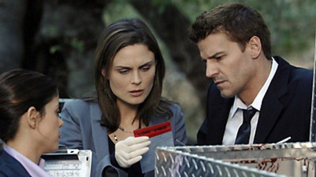 Bones S03E10