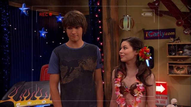 iCarly S02E01