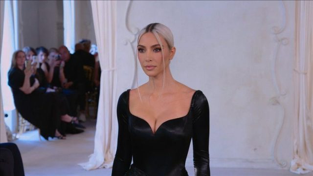 The Kardashians S02E10