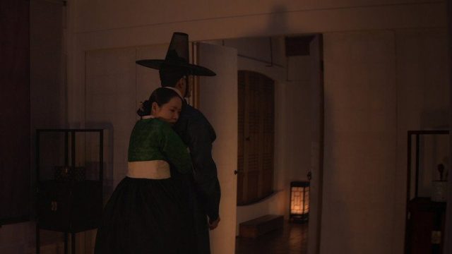El escándalo S01E08