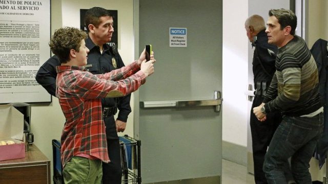 Una Familia Moderna S05E11
