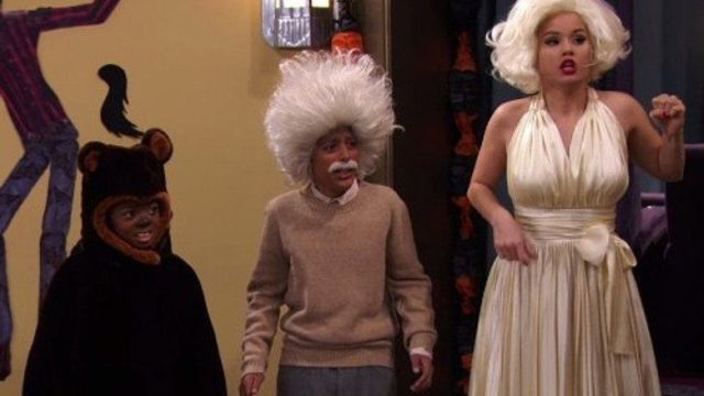 Jessie S03E01
