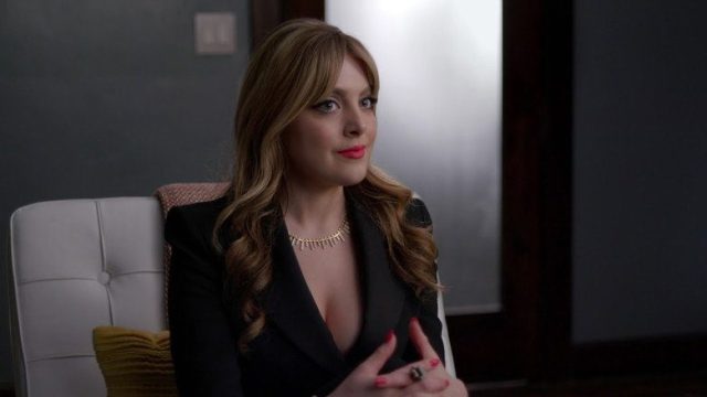 Dinastía S01E12