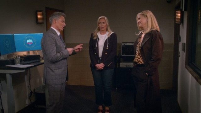 Leanne S01E11