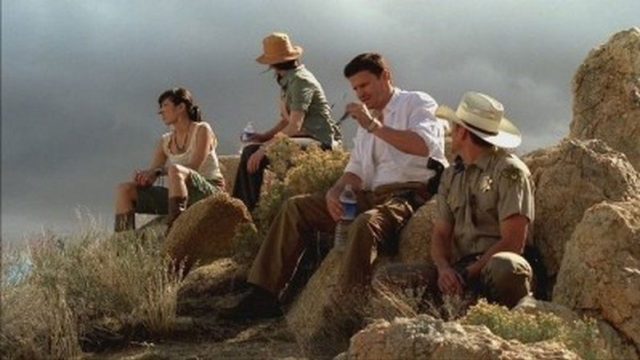 Bones S01E17