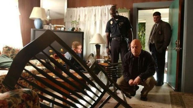 El Escudo S03E06