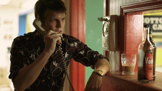Un amigo de la familia S01E06
