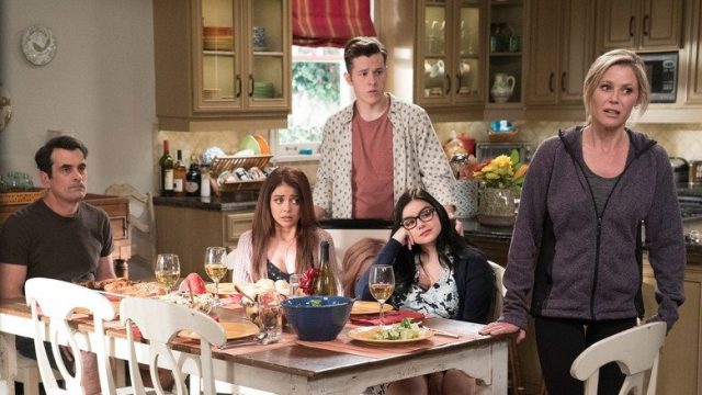 Una Familia Moderna S09E20